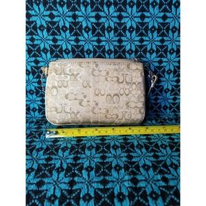 Small Coach Wristlet Purse Cream Champagne Zip